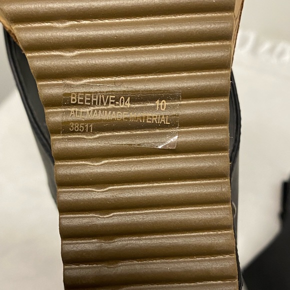 Bamboo Studded Slingback Wedge Sandals wom size 10 new Velcro strap 3” heels - Picture 10 of 11